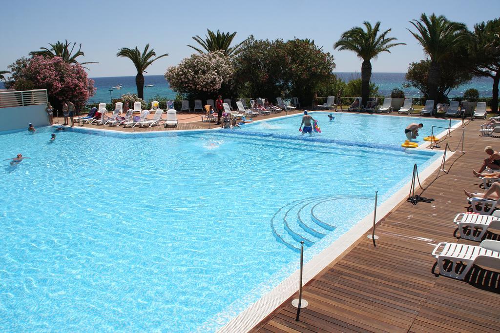 Th Costa Rei - Free Beach Resort מראה חיצוני תמונה